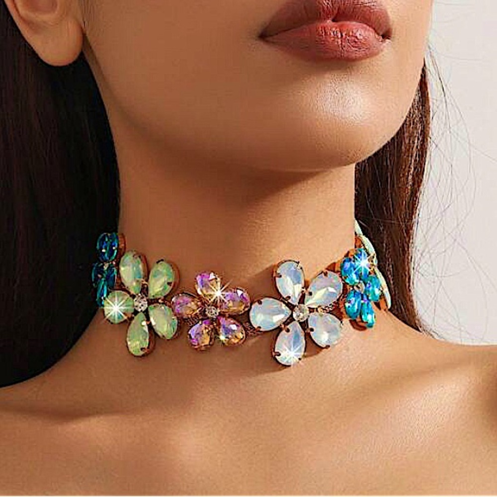 Elegant Austrian Crystal Flower Necklace Earrings Set Multi Color Gold State… - Picture 3 of 8